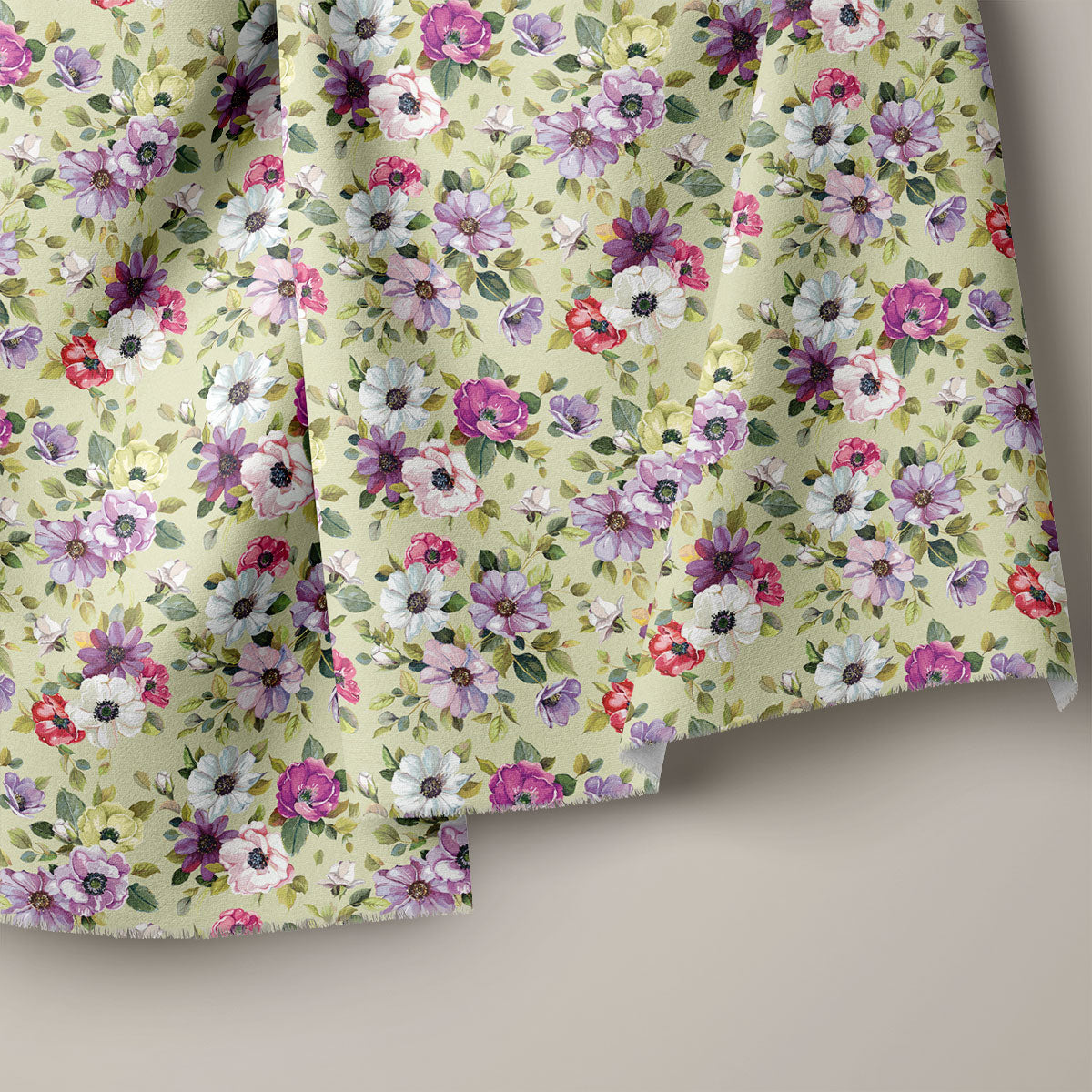 Silver Sand Daisy Floral Print